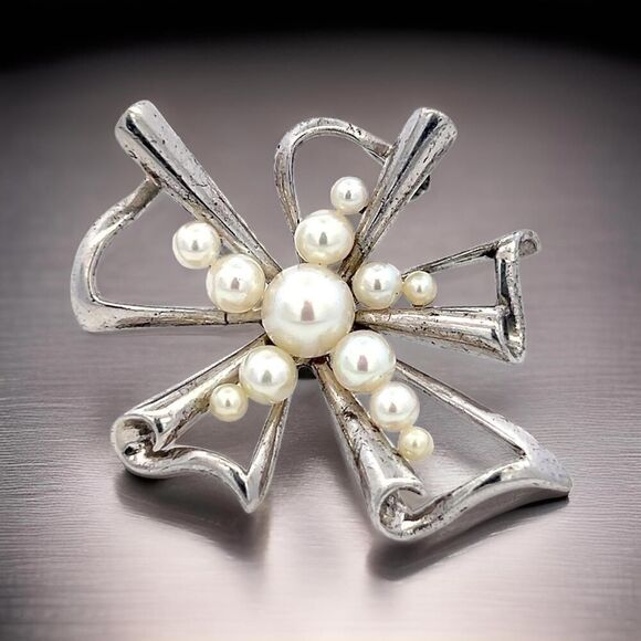 Mikimoto Estate Akoya Pearl Brooch Pin 2.5-6 mm Silver M408 - Picture 1 of 10